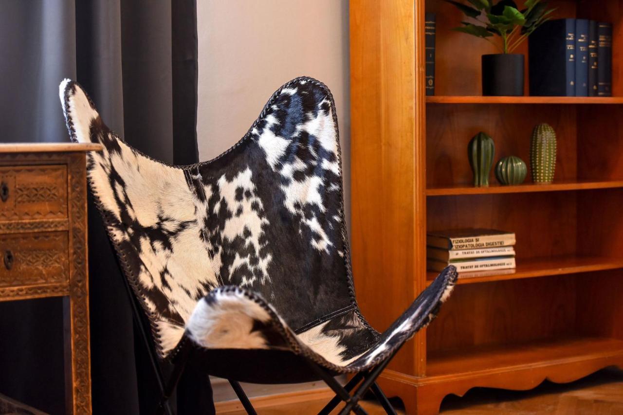 Stylish & Spacious Apartment Near The Old Town - A Touch Of History, A Dash Of Modernity Букурещ Екстериор снимка