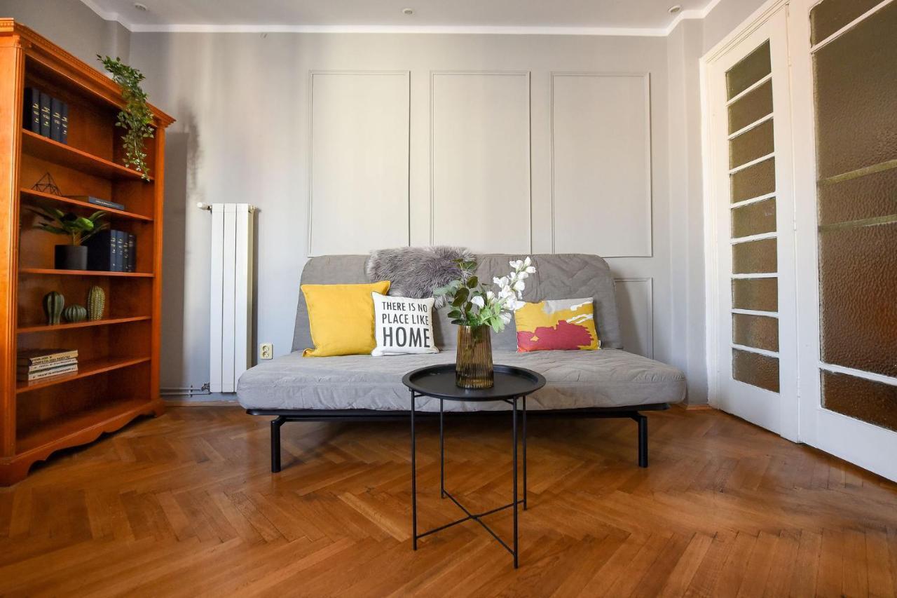 Stylish & Spacious Apartment Near The Old Town - A Touch Of History, A Dash Of Modernity Букурещ Екстериор снимка