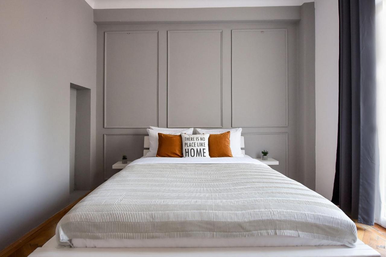 Stylish & Spacious Apartment Near The Old Town - A Touch Of History, A Dash Of Modernity Букурещ Екстериор снимка