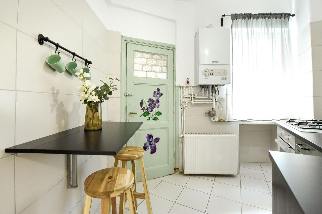 Stylish & Spacious Apartment Near The Old Town - A Touch Of History, A Dash Of Modernity Букурещ Екстериор снимка