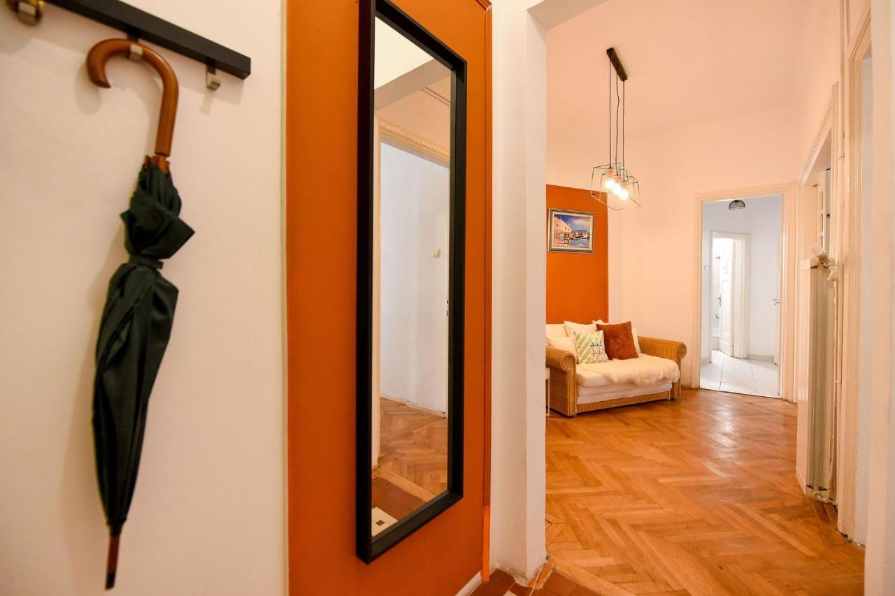 Stylish & Spacious Apartment Near The Old Town - A Touch Of History, A Dash Of Modernity Букурещ Екстериор снимка