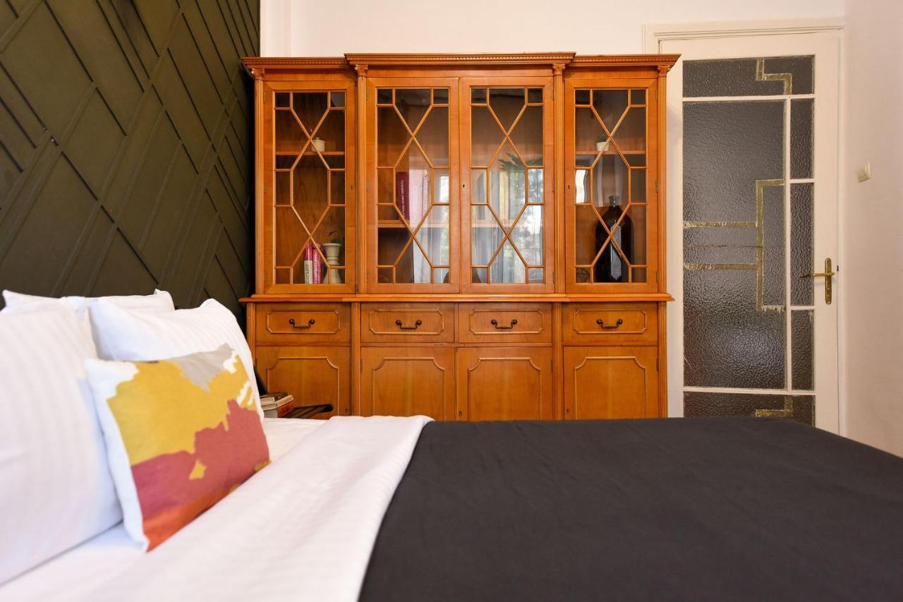 Stylish & Spacious Apartment Near The Old Town - A Touch Of History, A Dash Of Modernity Букурещ Екстериор снимка