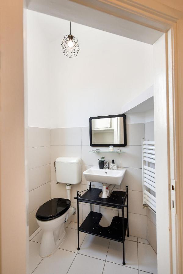Stylish & Spacious Apartment Near The Old Town - A Touch Of History, A Dash Of Modernity Букурещ Екстериор снимка