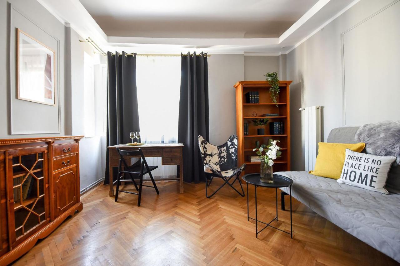 Stylish & Spacious Apartment Near The Old Town - A Touch Of History, A Dash Of Modernity Букурещ Екстериор снимка